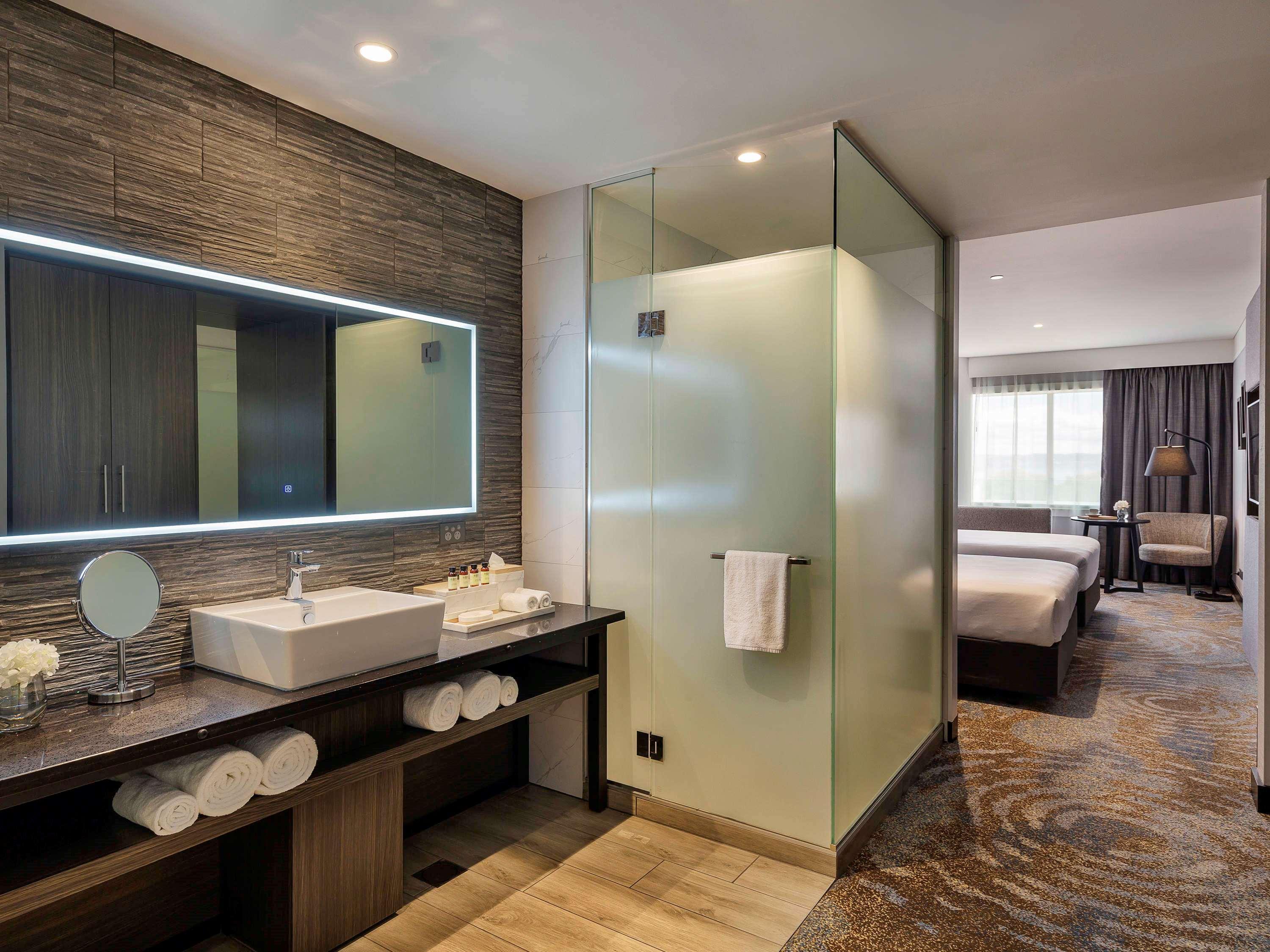 Pullman Rotorua Hotel Екстериор снимка A bathroom at the hotel