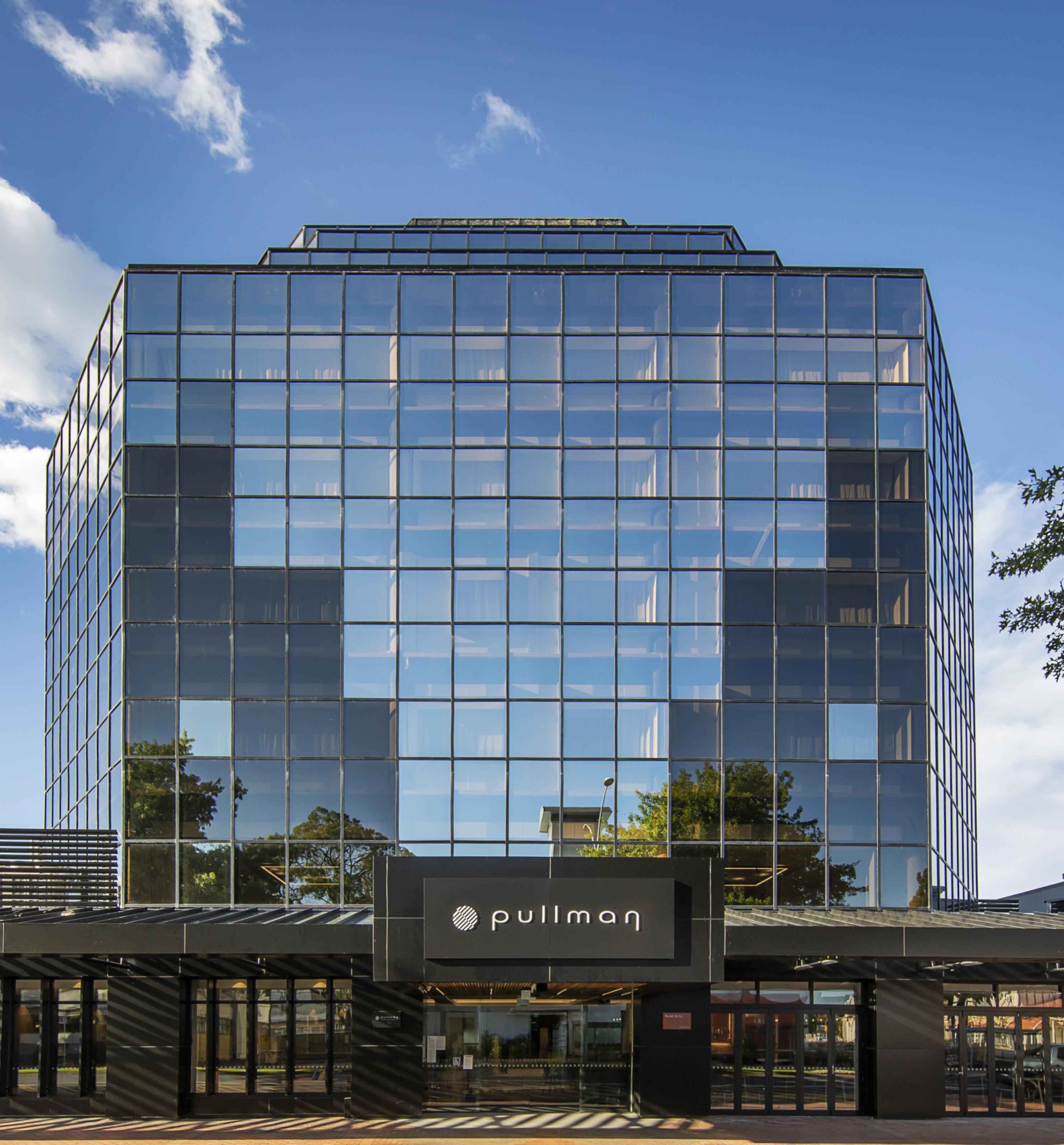 Pullman Rotorua Hotel Екстериор снимка The company's headquarters in Lund, Sweden