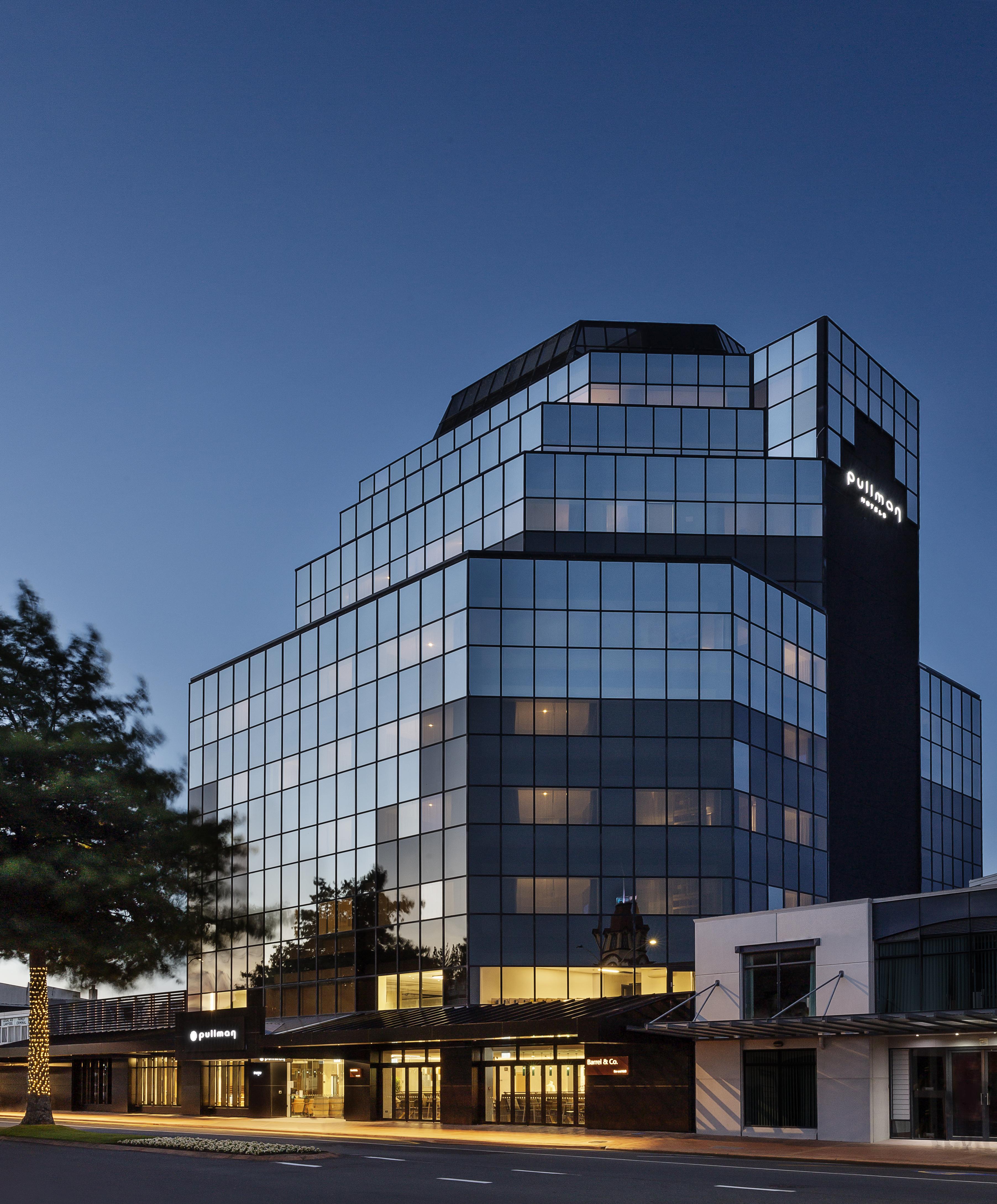 Pullman Rotorua Hotel Екстериор снимка The building of the company in Madrid