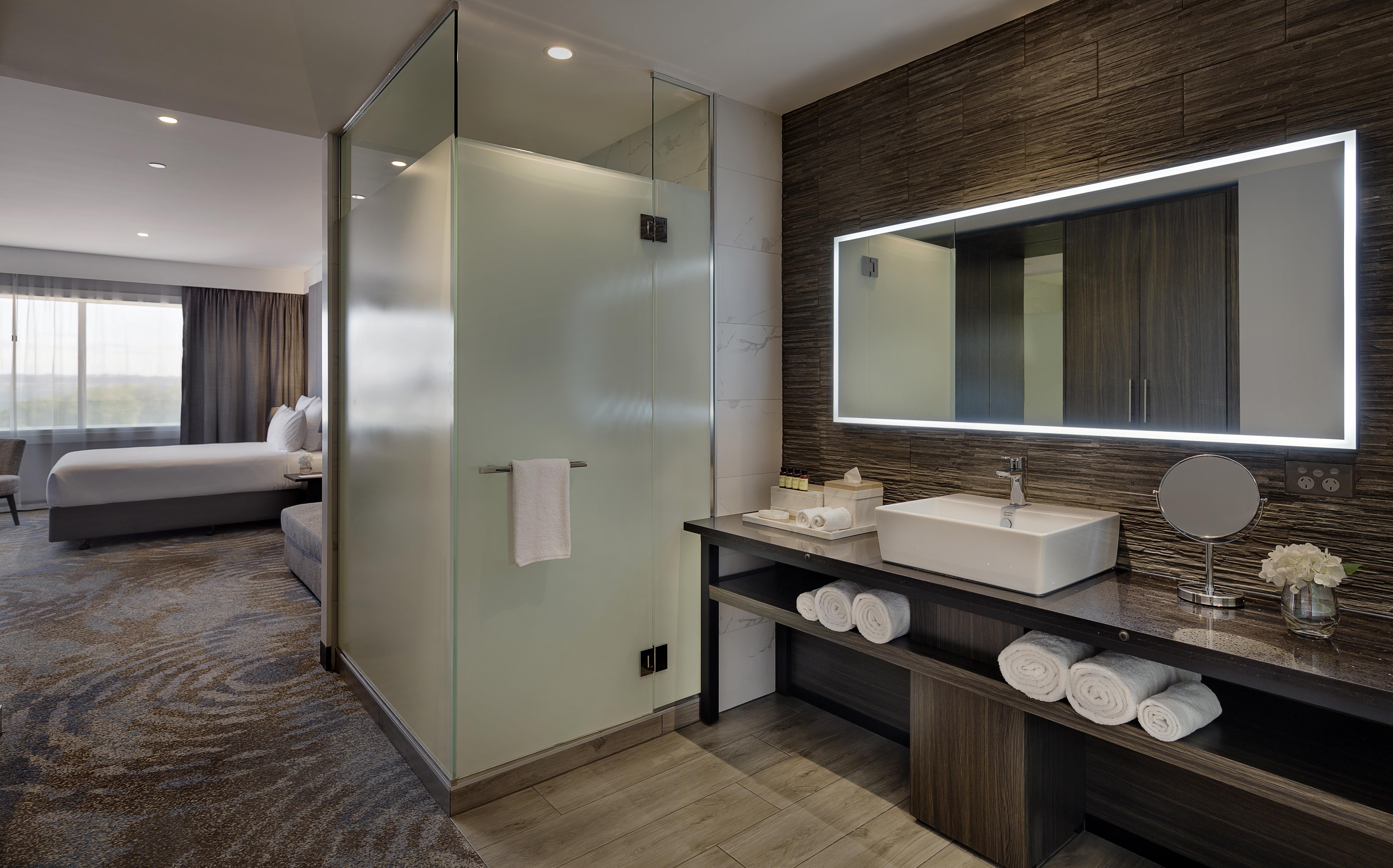 Pullman Rotorua Hotel Екстериор снимка A bathroom in a hotel room