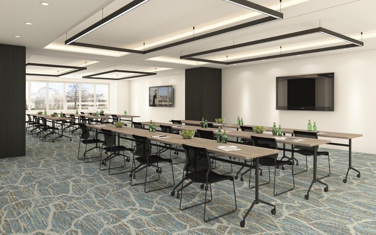 Pullman Rotorua Hotel Екстериор снимка A typical meeting room