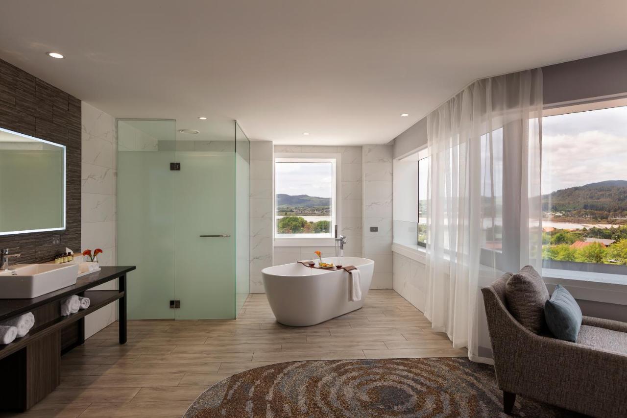 Pullman Rotorua Hotel Екстериор снимка Bathroom